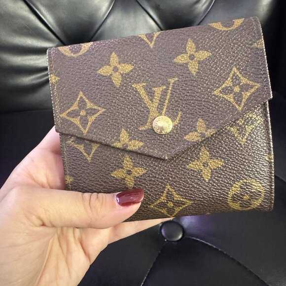 LOUIS VUITTON Monogram Victorine Wallet - Picture 1 of 10